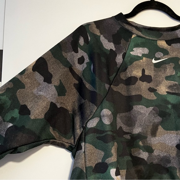 Nike | Camo Sweatshirt - Picture 2 of 13